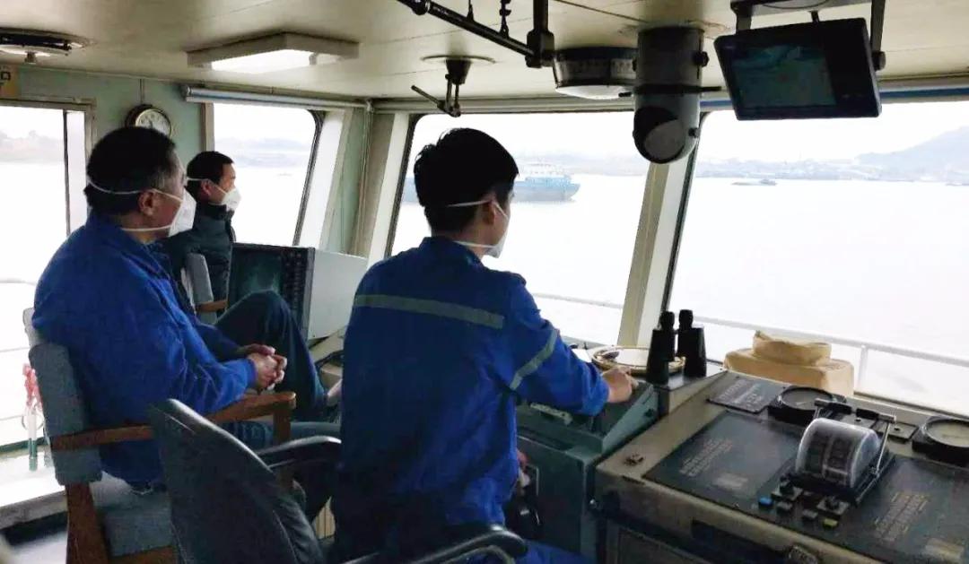 2月24日，“武船拖一號”開赴武昌碼頭待命