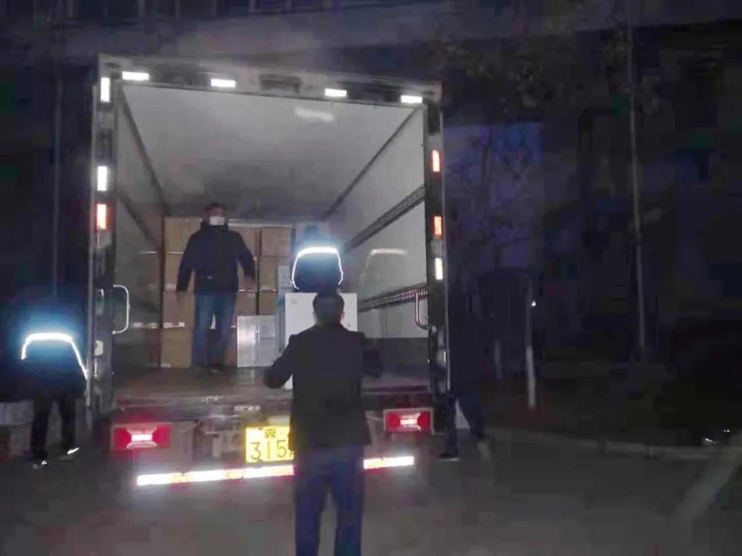 這樣深夜連續作業，已堅持了多日